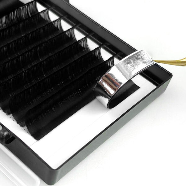 eyelash extension lash vendor